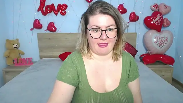 ZannaDreil online show from March 2, 6:27 am