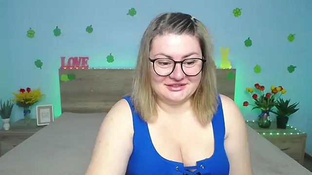 ZannaDreil online show from March 22, 7:09 pm