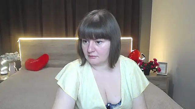 ZannaDreil online show from February 28, 7:04 pm