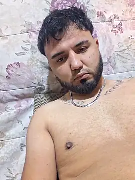 Snapshot of SINUECASTILLO chatting on February 21, 7:48 pm SINUECASTILLO online show from February 21, 7:48 pm