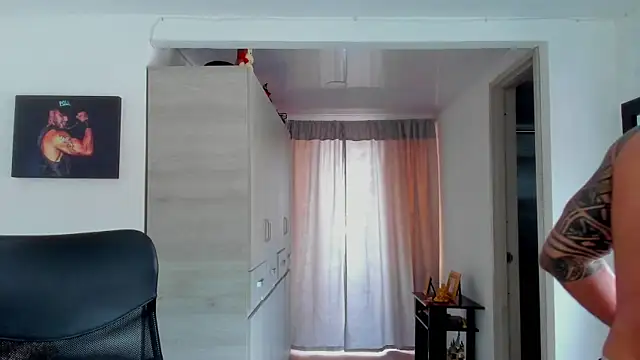 SamirHazard97 online show from February 18, 8:05 pm