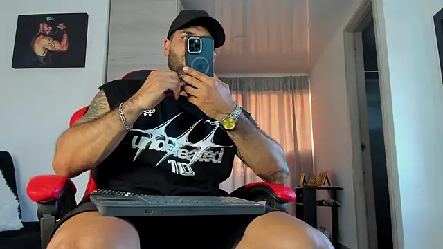 Snapshot of SamirHazard97 chatting on July 15, 10:48 pm SamirHazard97 online show from July 15, 10:48 pm