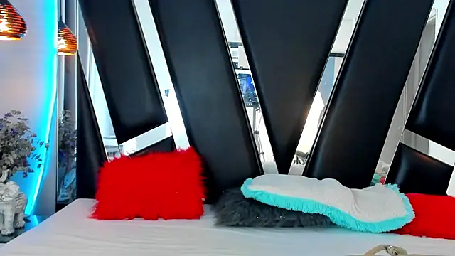 Snapshot of melody_suarez chatting on December 31, 7:40 pm melody suarez online show from December 31, 7:40 pm