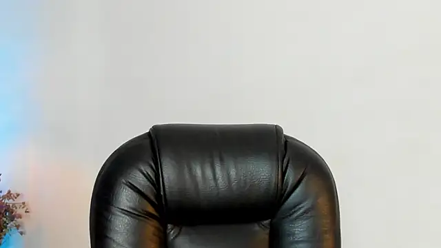 Snapshot of melody_suarez chatting on January 2, 8:57 pm melody suarez online show from January 2, 8:57 pm