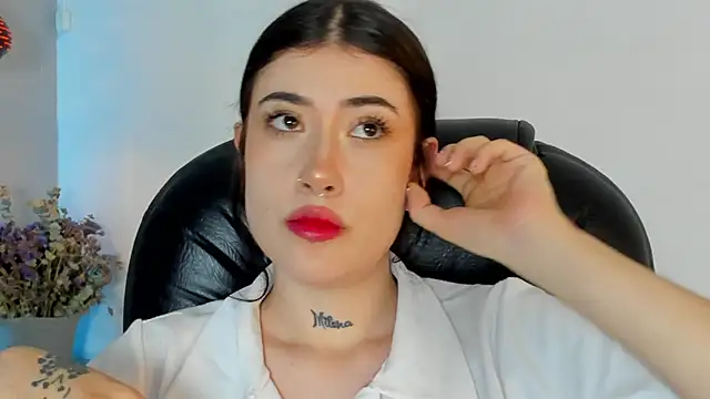 Snapshot of melody_suarez chatting on January 7, 8:10 pm melody suarez online show from January 7, 8:10 pm