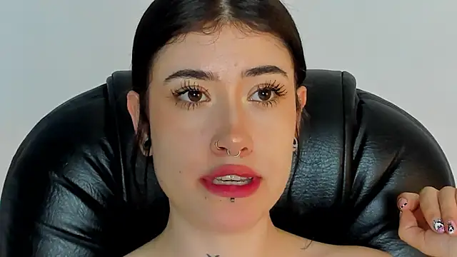 Snapshot of melody_suarez chatting on January 8, 2:25 am melody suarez online show from January 8, 2:25 am