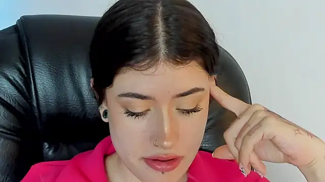 Snapshot of melody_suarez chatting on January 10, 1:42 am melody suarez online show from January 10, 1:42 am