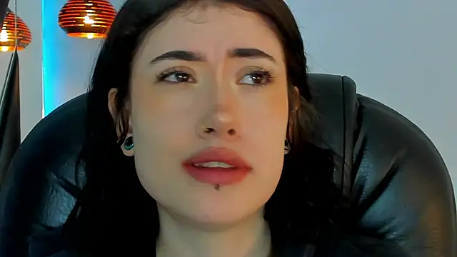 Snapshot of melody_suarez chatting on January 12, 7:53 pm melody suarez online show from January 12, 7:53 pm