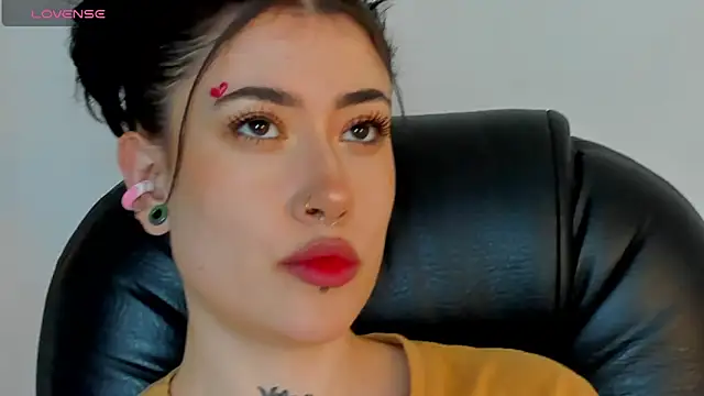 Snapshot of melody_suarez chatting on January 14, 7:11 pm melody suarez online show from January 14, 7:11 pm