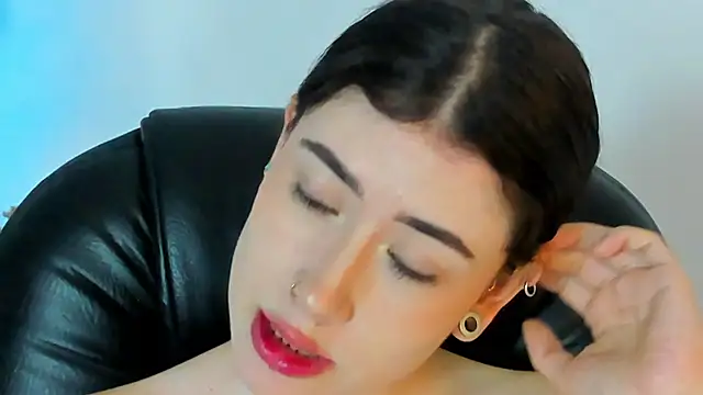 Snapshot of melody_suarez chatting on January 26, 10:57 pm melody suarez online show from January 26, 10:57 pm