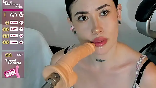 Snapshot of melody_suarez chatting on January 28, 10:45 pm melody suarez online show from January 28, 10:45 pm