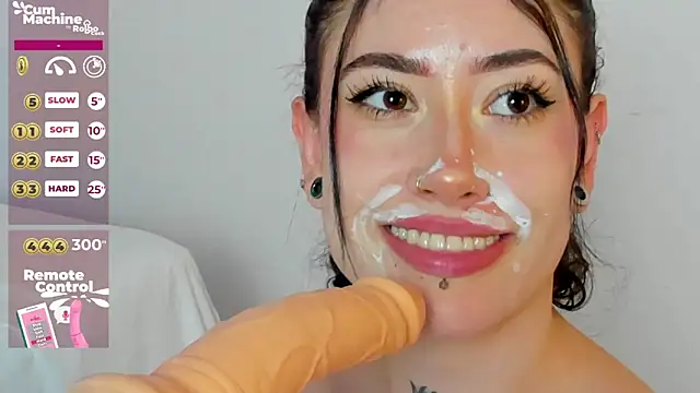 Snapshot of melody_suarez chatting on February 3, 2:14 am melody suarez online show from February 3, 2:14 am