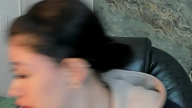 Snapshot of melody_suarez chatting on February 8, 8:31 am melody suarez online show from February 8, 8:31 am