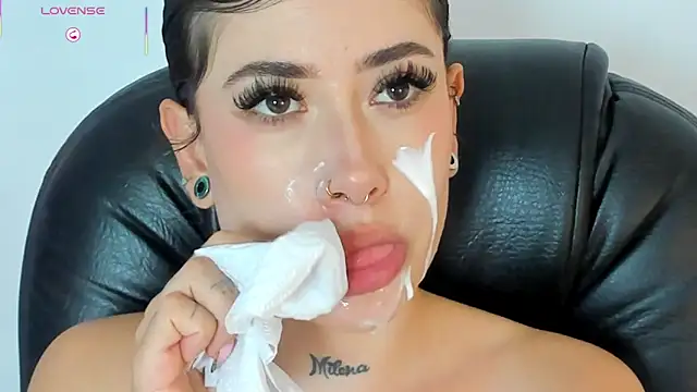 Snapshot of melody_suarez chatting on March 5, 10:54 pm melody suarez online show from March 5, 10:54 pm