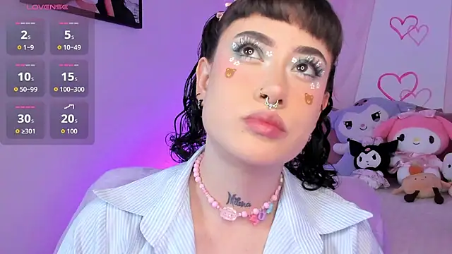 Snapshot of melody_suarez chatting on October 28, 10:56 pm melody suarez online show from October 28, 10:56 pm