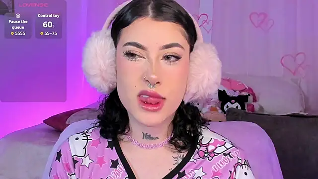 Snapshot of melody_suarez chatting on November 2, 10:23 pm melody suarez online show from November 2, 10:23 pm