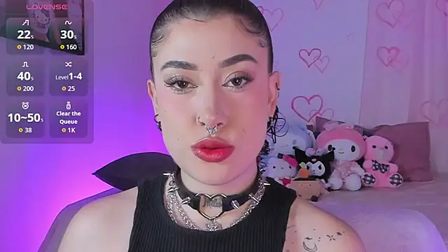 Snapshot of melody_suarez chatting on November 23, 11:15 pm melody suarez online show from November 23, 11:15 pm