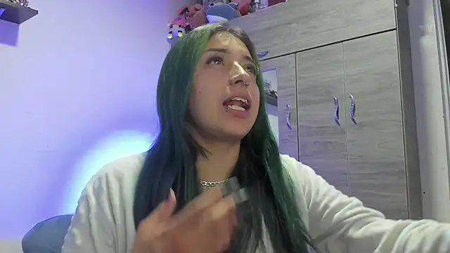 Snapshot of turolita_ chatting on June 21, 4:37 am turolita online show from June 21, 4:37 am