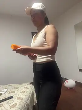 michel ex33 online show from March 13, 9:10 pm