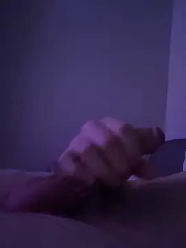 Snowgoose23 online show from December 19, 4:52 am