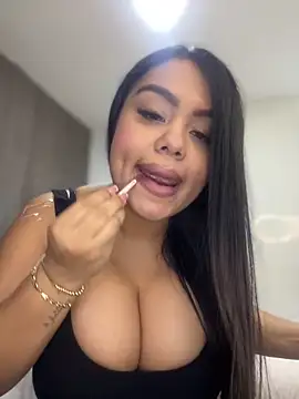 Snapshot of valeria2019hot chatting on December 9, 4:05 pm valeria2019hot online show from December 9, 4:05 pm