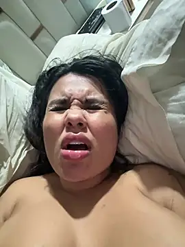 Snapshot of valeria2019hot chatting on February 18, 4:15 am valeria2019hot online show from February 18, 4:15 am