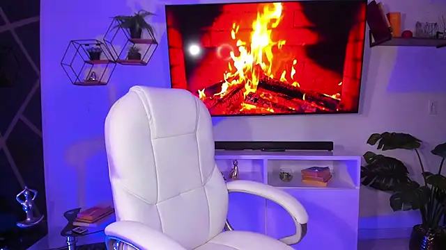 Snapshot of valeria2019hot chatting on September 18, 1:13 pm valeria2019hot online show from September 18, 1:13 pm