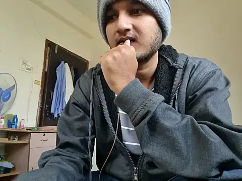 Snapshot of Jonrobinso chatting on November 21, 5:39 am Jonrobinso online show from November 21, 5:39 am