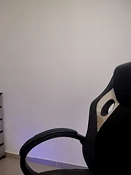 Snapshot of _Denis_sweet chatting on February 22, 2:37 pm Denis sweet online show from February 22, 2:37 pm