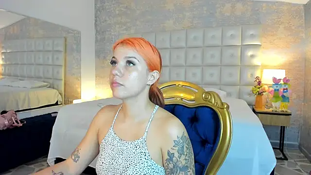Snapshot of MelaniieRoux chatting on June 5, 7:30 pm MelaniieRoux online show from June 5, 7:30 pm