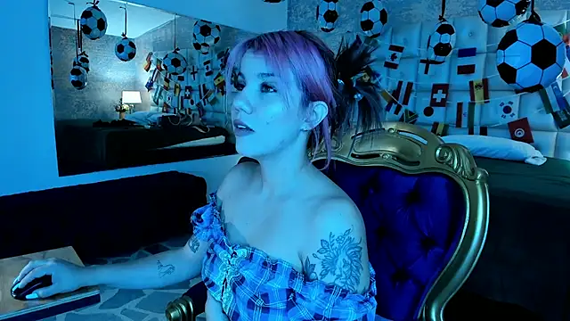 Snapshot of MelaniieRoux chatting on July 11, 7:38 pm MelaniieRoux online show from July 11, 7:38 pm