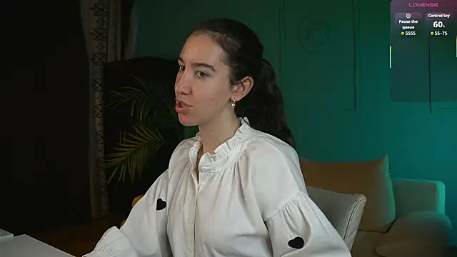 Belle Via online show from June 3, 2:55 pm