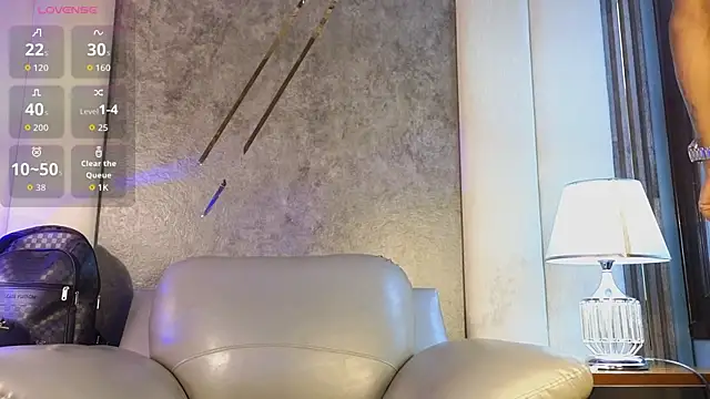 AaronCruz  online show from September 19, 1:23 pm