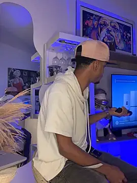 AaronCruz  online show from October 10, 6:01 am