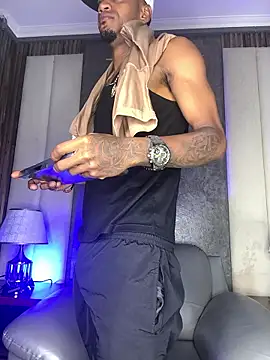 AaronCruz  online show from January 6, 7:50 pm