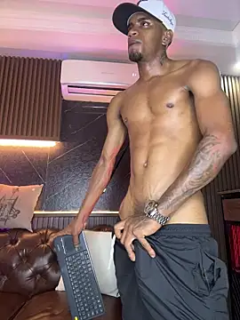 AaronCruz  online show from February 14, 10:56 am