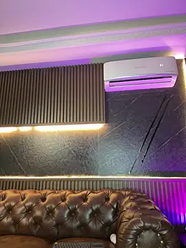 AaronCruz  online show from March 7, 1:35 am