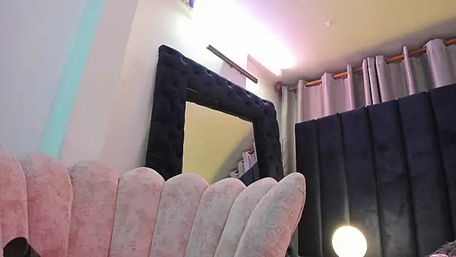  Cristal evans online show from December 3, 6:26 am