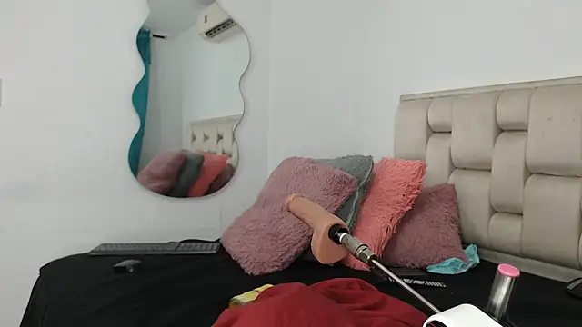 Roxy-Smith online show from October 16, 12:22 am