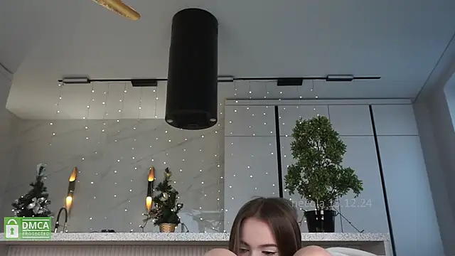 hecola online show from December 15, 7:35 am