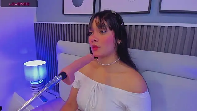 Yuyis Williams online show from December 14, 3:51 am