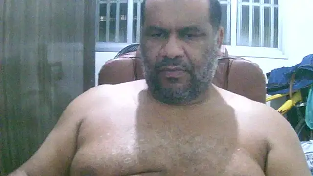 Snapshot of ulmo_br chatting on October 31, 2:34 am ulmo br online show from October 31, 2:34 am