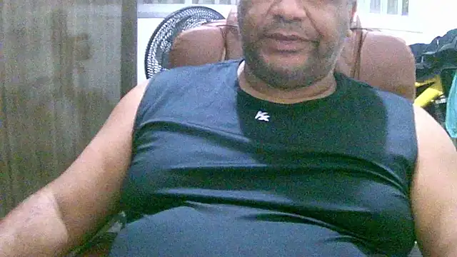 Snapshot of ulmo_br chatting on November 6, 10:32 pm ulmo br online show from November 6, 10:32 pm