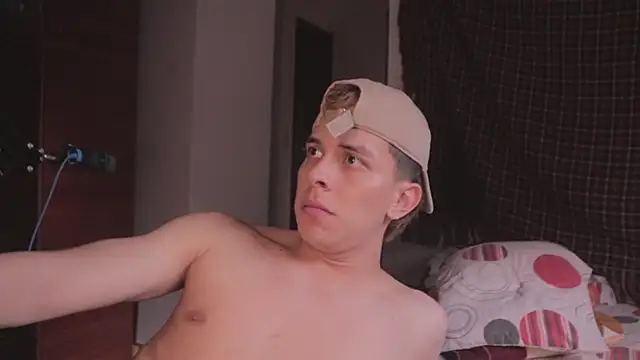 Snapshot of Tony_Hoffa chatting on December 13, 9:09 pm Tony Hoffa online show from December 13, 9:09 pm