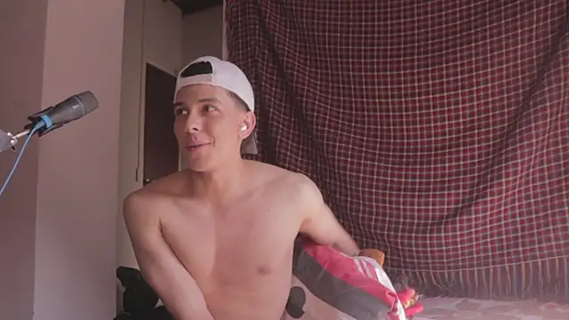 Snapshot of Tony_Hoffa chatting on January 12, 7:21 pm Tony Hoffa online show from January 12, 7:21 pm