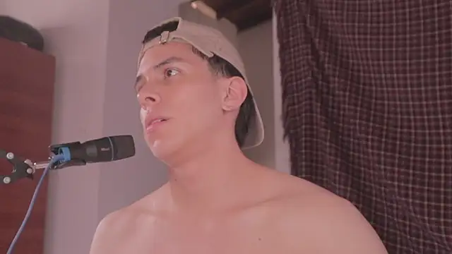 Snapshot of Tony_Hoffa chatting on January 24, 8:11 pm Tony Hoffa online show from January 24, 8:11 pm