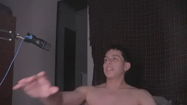 Snapshot of Tony_Hoffa chatting on January 24, 11:12 pm Tony Hoffa online show from January 24, 11:12 pm