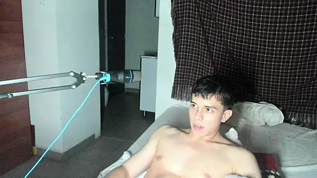 Snapshot of Tony_Hoffa chatting on February 23, 1:57 am Tony Hoffa online show from February 23, 1:57 am