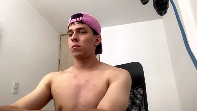 Snapshot of Tony_Hoffa chatting on March 4, 5:03 pm Tony Hoffa online show from March 4, 5:03 pm