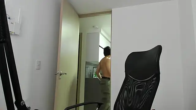 Snapshot of Tony_Hoffa chatting on March 4, 8:38 pm Tony Hoffa online show from March 4, 8:38 pm